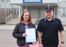 Красноярская таксистка помешала пенсионерке отдать деньги мошенникам