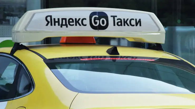 Красноярка подала иск на «Яндекс.Такси» и Uber за отсутствие в машинах сразу двух детских кресел