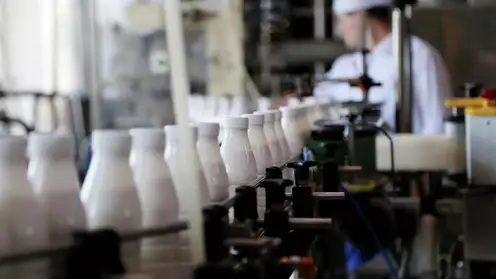 Более 100 торговых точек продавали контрафактное молоко в Новосибирской области