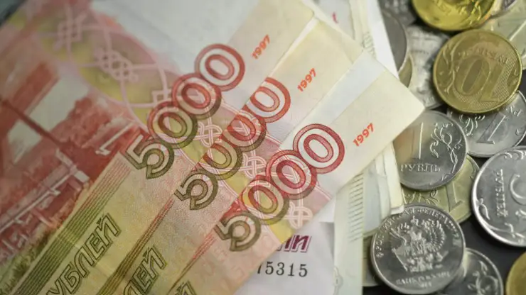 Жительница Хабаровска во время снятия порчи лишилась 75 тысяч рублей