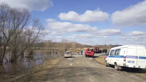 В Большеулуйском районе река Чулым затопила дорогу и 21 участок